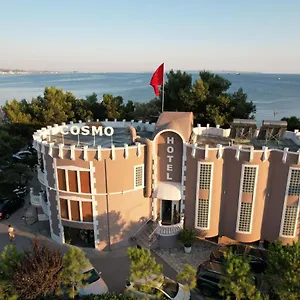 Otel Cosmo, Dıraç