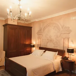 Otel Boutique 8, Dıraç